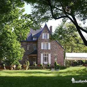 La Maison Rouge Broceliande Montauban-de-Bretagne